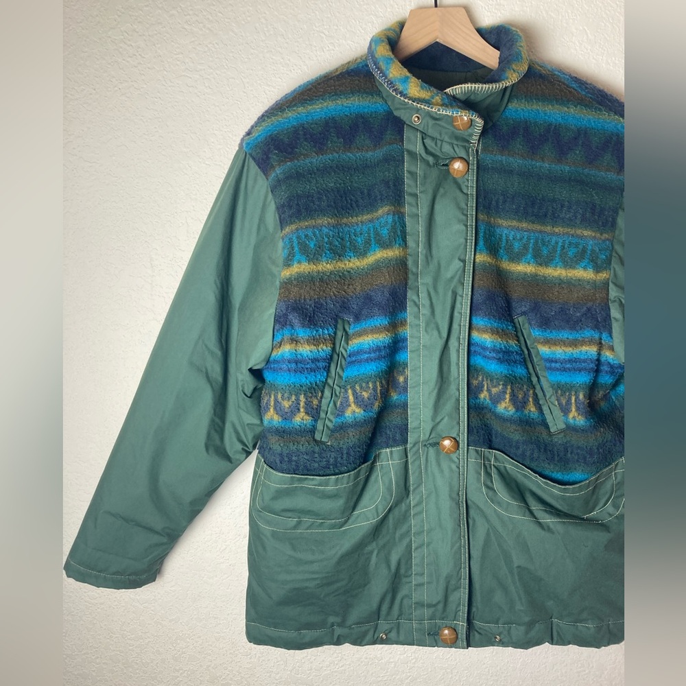 1980's Petite Sophisticate Southwestern Green Winter Parka/Coat Raccoon Fur - Picture 3 of 13